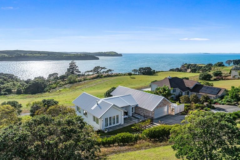 Photo of property in 30 Pacific Cliffs Drive, Gulf Harbour, Whangaparaoa, 0930
