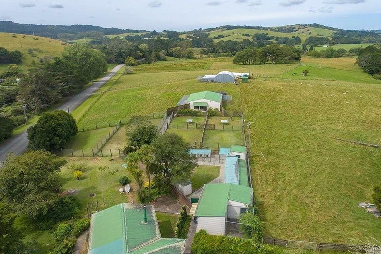 Photo of property in 88 Rapson Road, Kaukapakapa, 0871