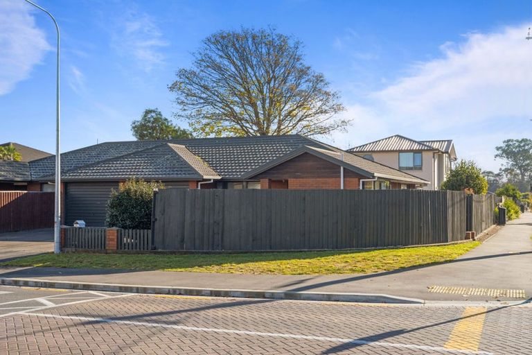 Photo of property in 54 Hansons Lane, Upper Riccarton, Christchurch, 8041