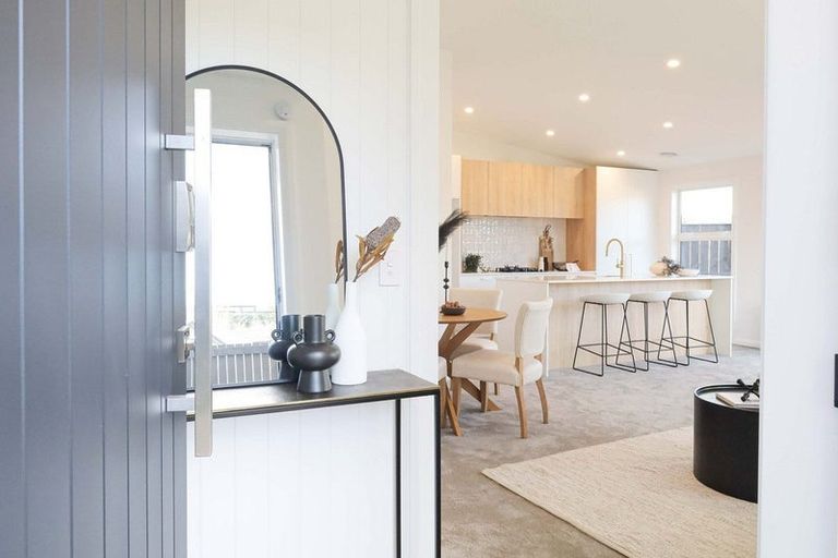 Photo of property in 92 Freedom Drive, Kelvin Grove, Palmerston North, 4470