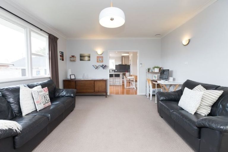 Photo of property in 4 Dover Road, St Andrews, Hamilton, 3200