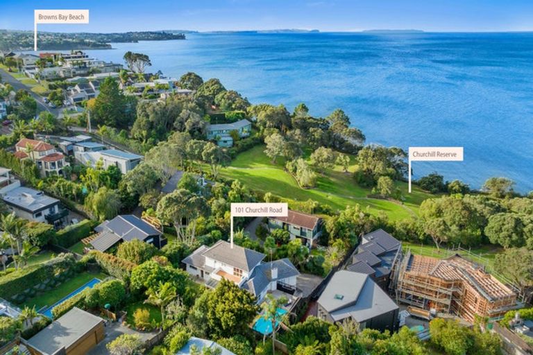 Photo of property in 2/101 Churchill Road, Murrays Bay, Auckland, 0630