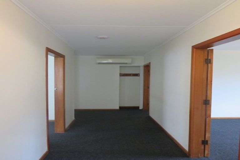 Photo of property in 43 Cardiff Crescent, Cannons Creek, Porirua, 5024