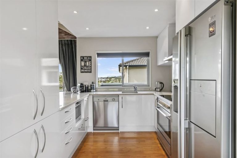 Photo of property in 45 San Valentino Drive, Henderson, Auckland, 0612