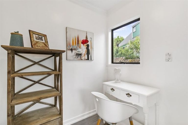 Photo of property in 65 Reynella Drive, Massey, Auckland, 0614