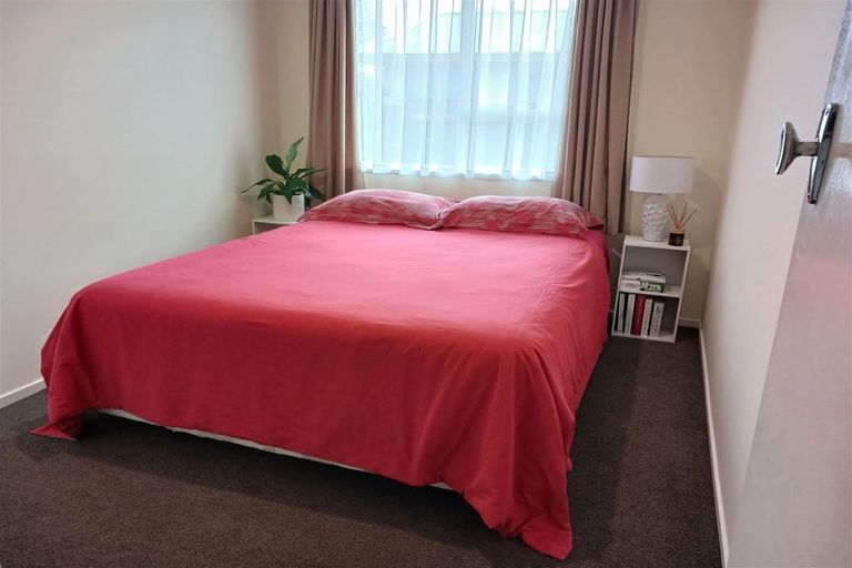 Photo of property in 8a Tamarisk Place, Parklands, Christchurch, 8083