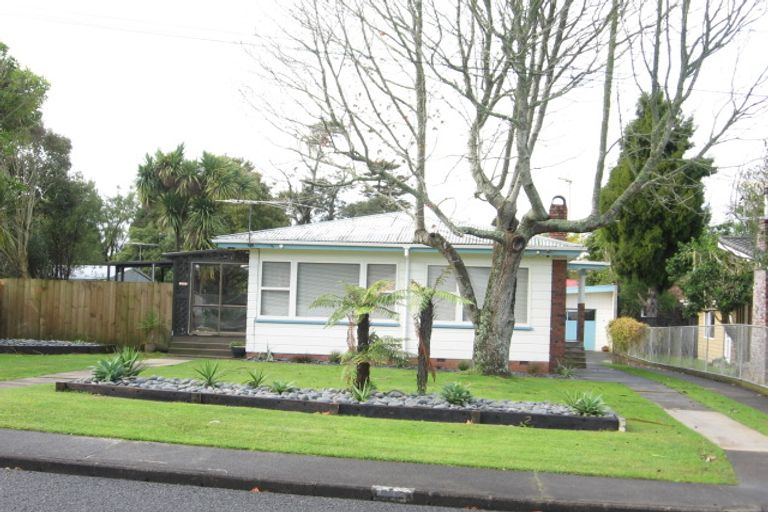 Photo of property in 2 Hillcrest Grove, Hillpark, Auckland, 2102