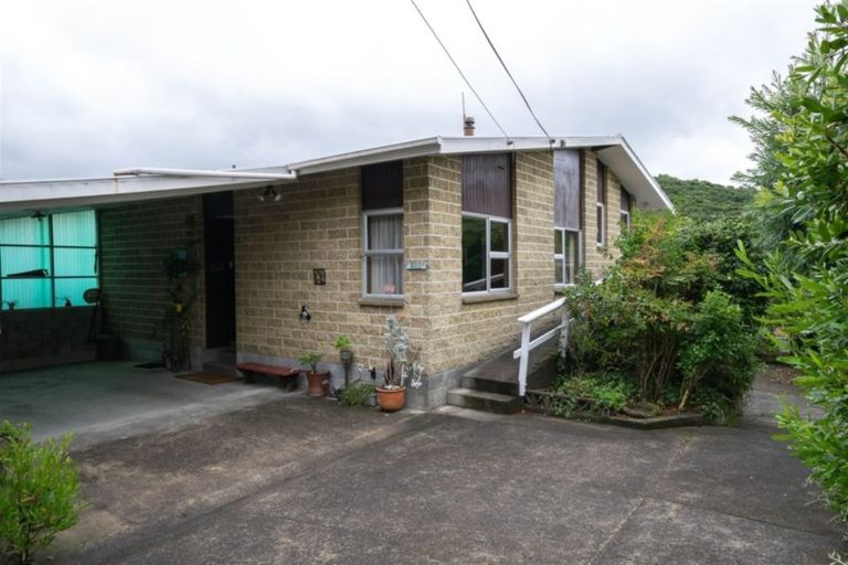 Photo of property in 50b Milton Terrace, Picton, 7220