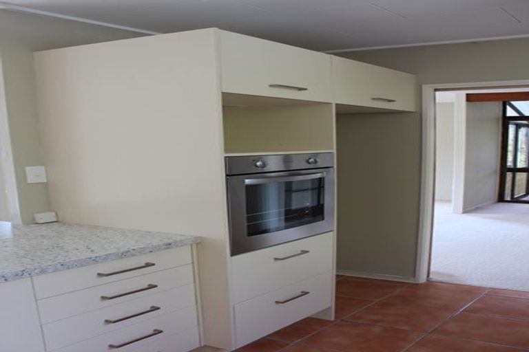 Photo of property in 1/6 Lyons Avenue, Murrays Bay, Auckland, 0630