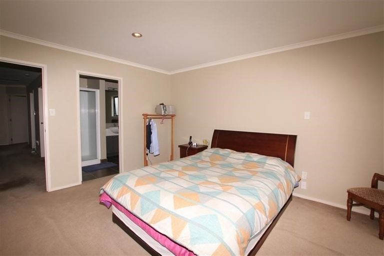 Photo of property in 103 Fields Parade, Oteha, Auckland, 0632