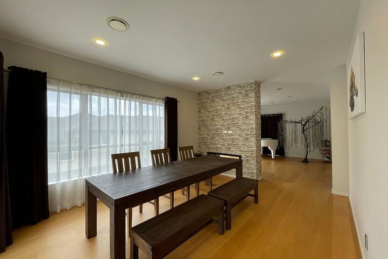 Photo of property in 36 Golden Morning Drive, Albany Heights, Auckland, 0632