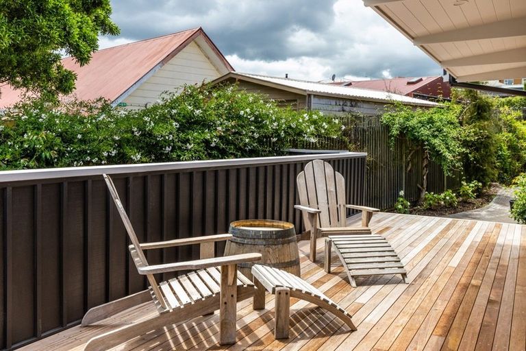 Photo of property in 224 Lake Terrace, Waipahihi, Taupo, 3330