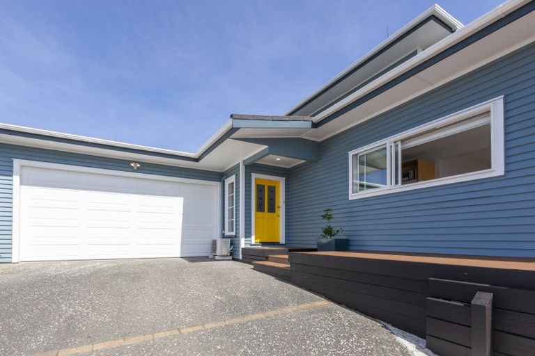 Photo of property in 30 Newry Road, Raumati Beach, Paraparaumu, 5032