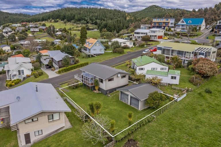 Photo of property in 114 Tuna Place, Onemana, Whangamata, 3691