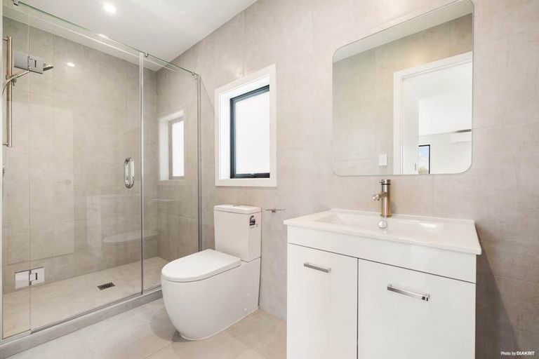 Photo of property in 8/88 Te Atatu Road, Te Atatu South, Auckland, 0610