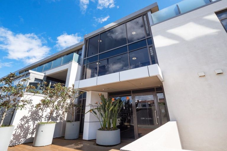 Photo of property in Vivaldi Apartments, 2/48 Marine Parade, Mount Maunganui, 3116