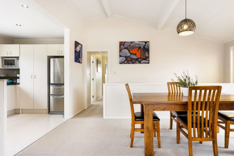 Photo of property in 1/89 Knights Road, Rothesay Bay, Auckland, 0630