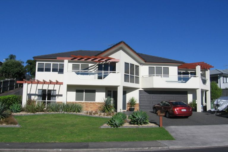 Photo of property in 6 Harbour Lights Close, West Harbour, Auckland, 0618