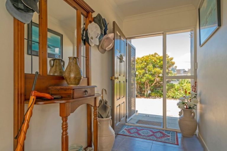 Photo of property in 13 Cook Drive, Whitianga, 3510