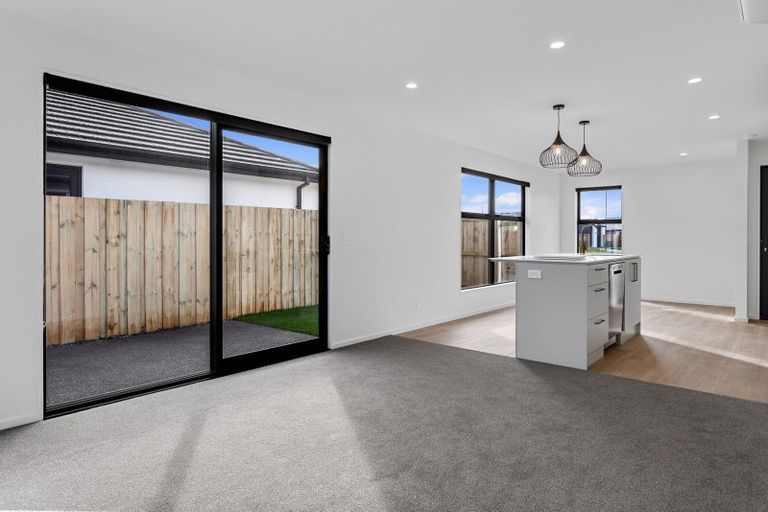 Photo of property in 11 Oakvale Lane, Halswell, Christchurch, 8025