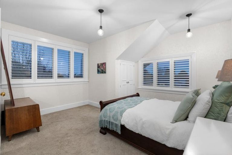 Photo of property in 24 Snowdon Road, Fendalton, Christchurch, 8052