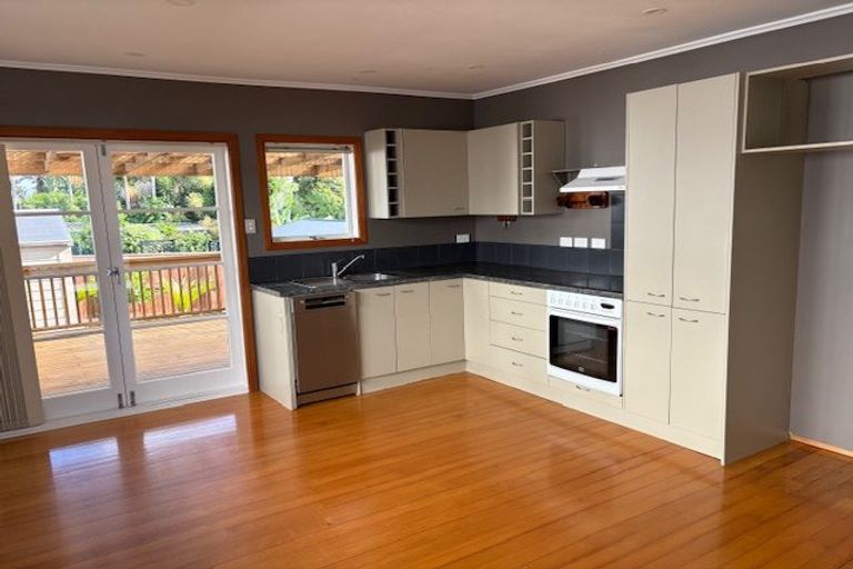 Photo of property in 15 Dakota Avenue, Beach Haven, Auckland, 0626