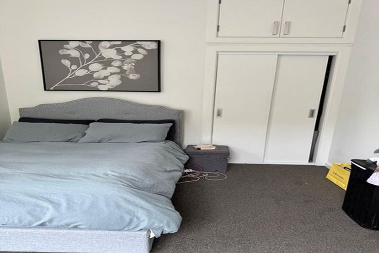 Photo of property in 25 Sugarloaf Road, Brooklyn, Wellington, 6021