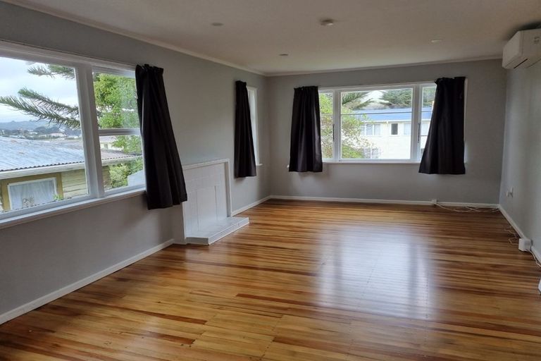 Photo of property in 100 Gear Terrace, Ranui, Porirua, 5024
