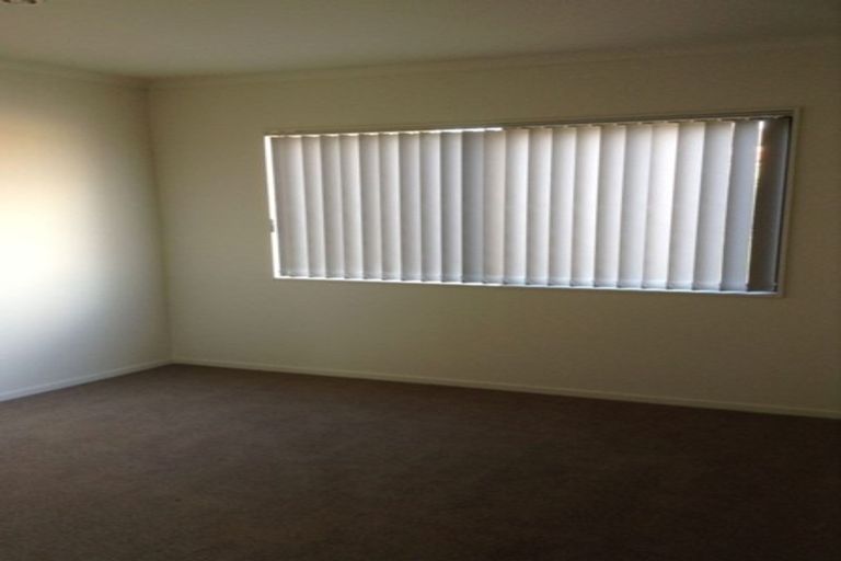 Photo of property in 57 Kirikiri Drive, Papakura, 2110