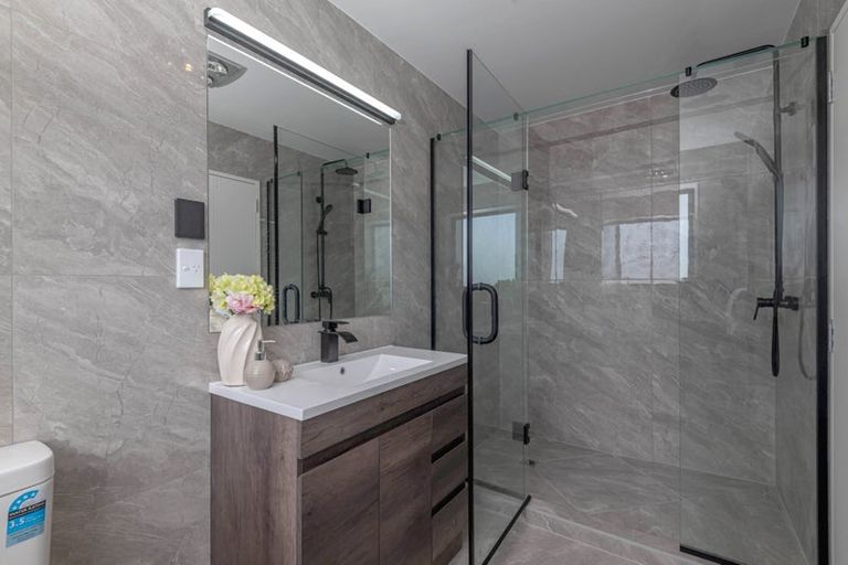 Photo of property in 10 Rockpool Road, Orewa, 0931