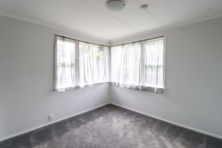 Photo of property in 143 Ruamahanga Crescent, Terrace End, Palmerston North, 4410