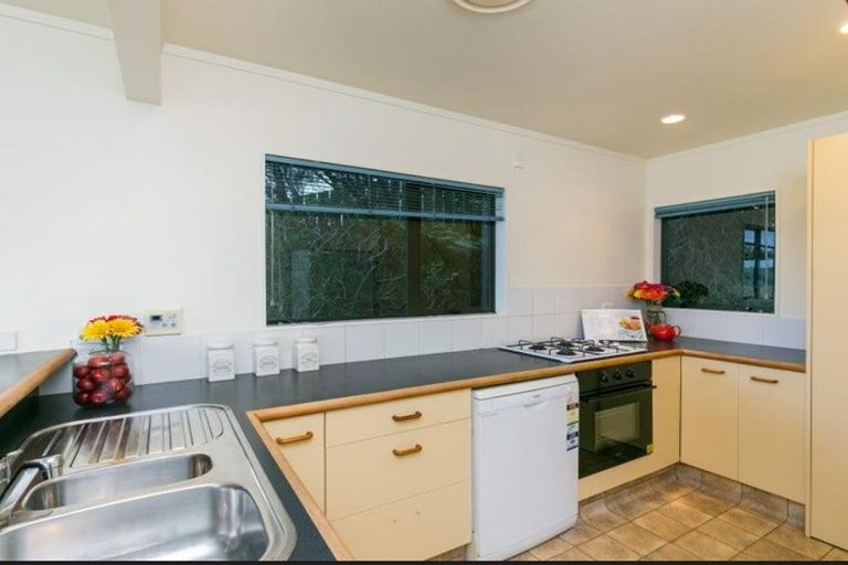 Photo of property in 34 Pelorous Street, Paparangi, Wellington, 6037