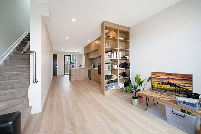 Photo of property in 90 Tarapuka Road, Westgate, Auckland, 0814