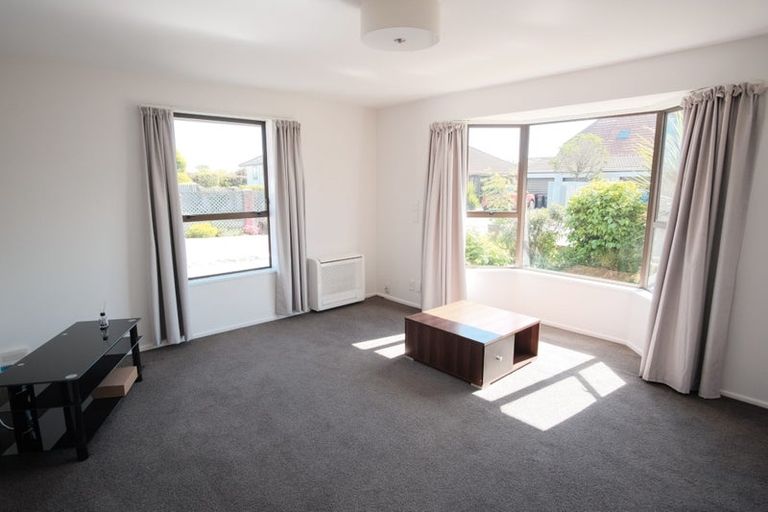 Photo of property in 8 Mervyn Drive, Avondale, Christchurch, 8061