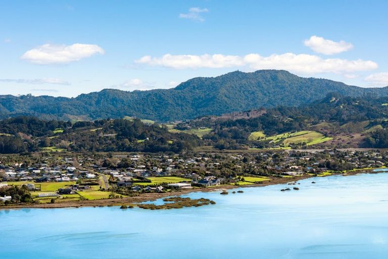 Photo of property in 26 Sandpiper Avenue, Point Wells, 0986