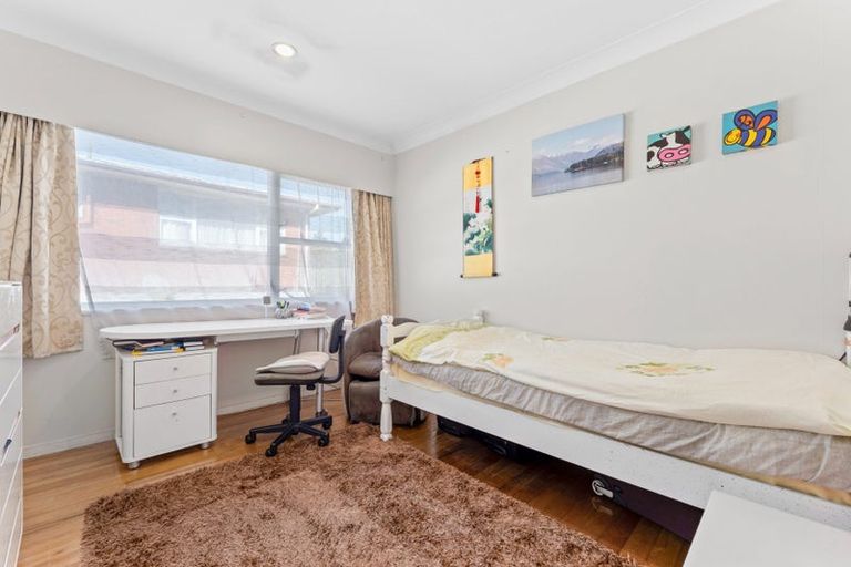 Photo of property in 62a Te Atatu Road, Te Atatu South, Auckland, 0610