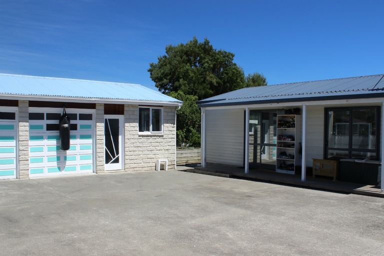 Photo of property in 32 Richmond Road, Carterton, 5713