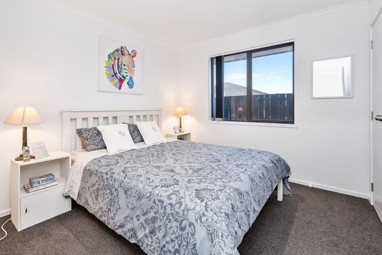 Photo of property in 42 Kowi Lakes Drive, One Tree Point, 0118