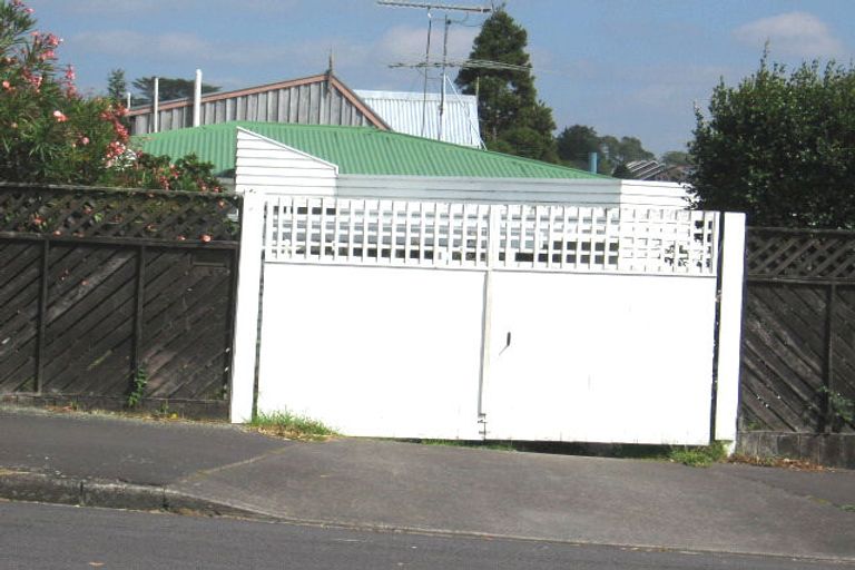 Photo of property in 1/40 Mahara Avenue, Birkenhead, Auckland, 0626