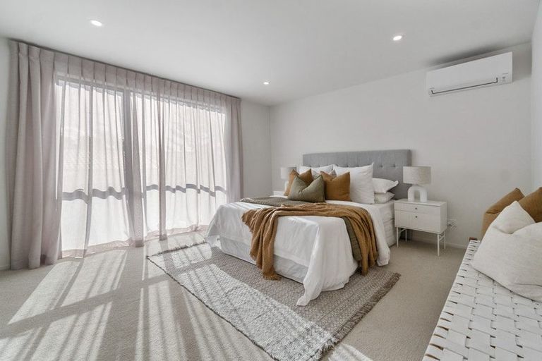 Photo of property in 37 Corunna Road, Milford, Auckland, 0620