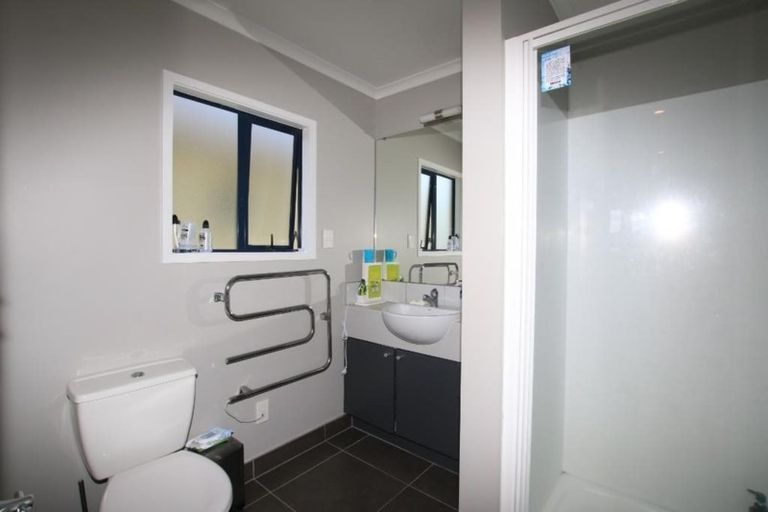 Photo of property in 97 Fields Parade, Oteha, Auckland, 0632