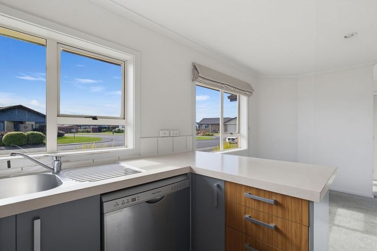 Photo of property in Henry Russell Estate, 21/36 Belgrove Drive, Waipukurau, 4200