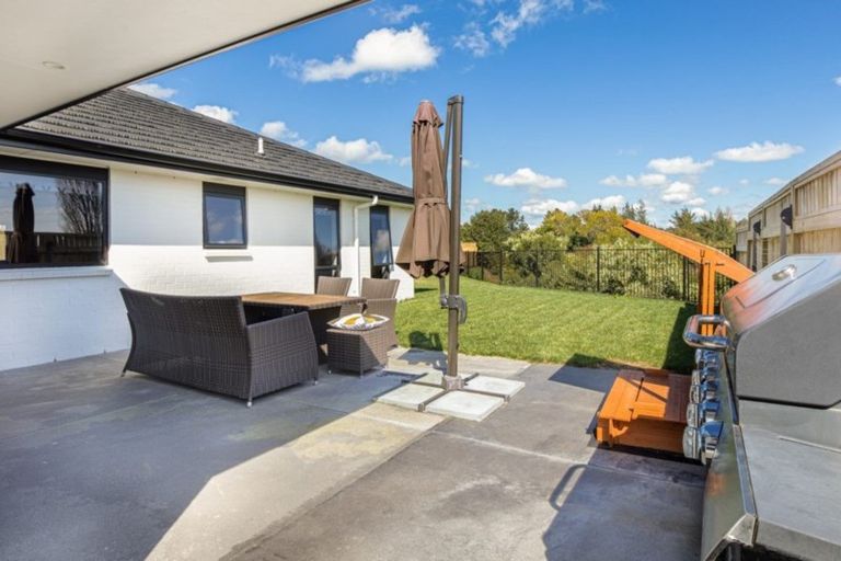 Photo of property in 16 Clifford Close, Leamington, Cambridge, 3432