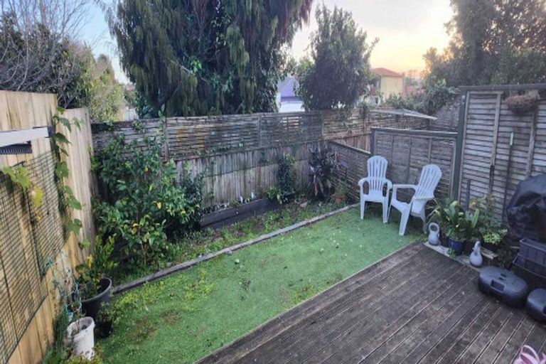 Photo of property in Tuscany Towers, 47/1 Ambrico Place, New Lynn, Auckland, 0600