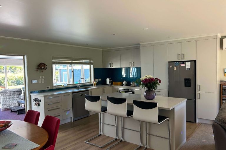 Photo of property in 109 Ocean Beach Road, Tairua, 3508