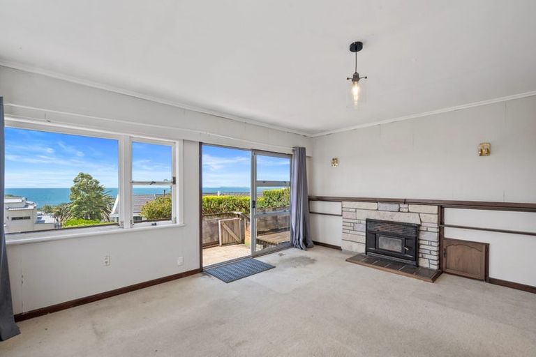 Photo of property in 13 Scarboro Terrace, Murrays Bay, Auckland, 0630