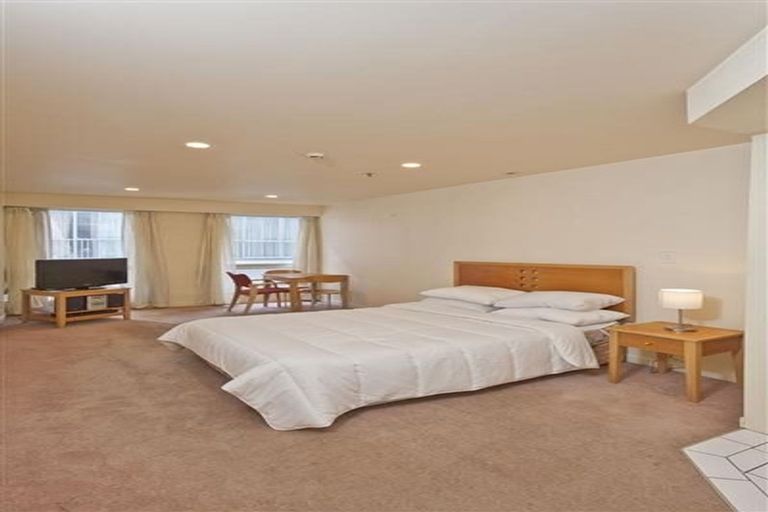 Photo of property in Terrace Heights Apartments, 2d/163 The Terrace, Wellington Central, Wellington, 6011