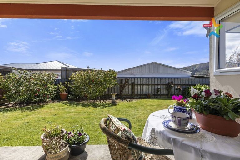 Photo of property in 5a Lees Grove, Wainuiomata, Lower Hutt, 5014