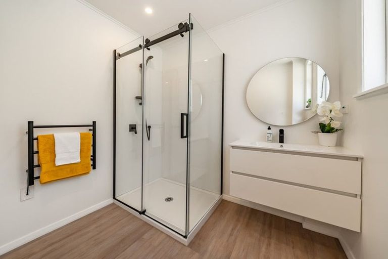 Photo of property in 77 Eastern Hutt Road, Taita, Lower Hutt, 5019