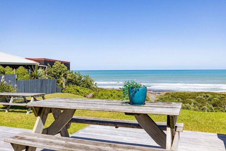 Photo of property in 133 Karaka Street, Castlecliff, Whanganui, 4501